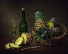 Stilleben mit Ananas / ***