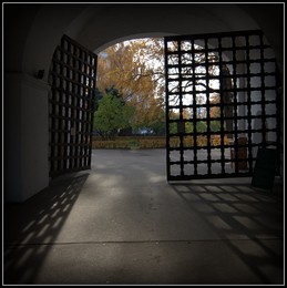 Gegen das Licht / ***