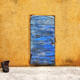  / Medieval wooden door, Roussillon, France