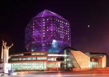 Bibliothek / ***