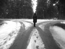 an der Kreuzung der beiden Straßen / ***