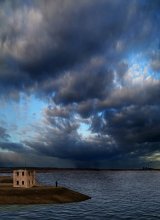 the world under the fallen skies / ***
