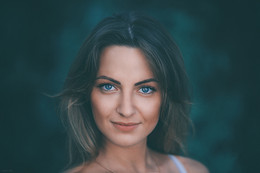  / ***
