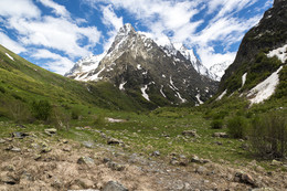 Über Berge / ***