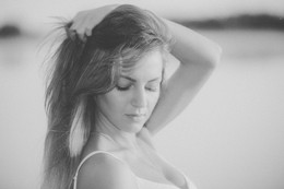  / ***