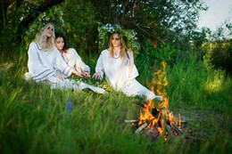 Midsummer / ***