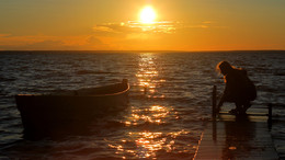 Sunset on Lake Pleshcheyevo / ***