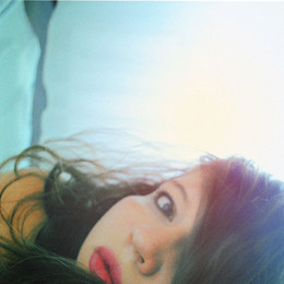 A girl has no name... / ......