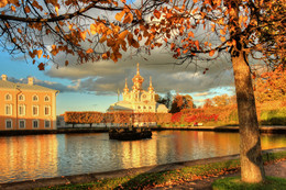 Herbst in Peterhof / ***