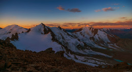 Königreich der Berge / ***