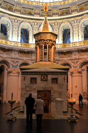Im Tempel / ***