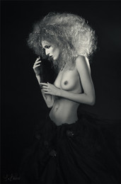 Frieda / Make up & hair: Li Lobanova
Md:Yanika Polanski