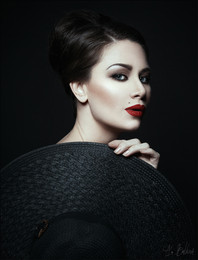  / Md:Vesta Burkot
Make up & hair: Li Lobanova