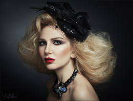  / Md: Maria Klochkova
Make up & hair: Irina Nersesyan
Dress: Diana Pavlovskaya
Jewelry designer:Tatyana Yakischik