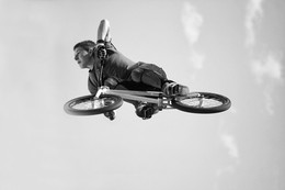 Flug / ***