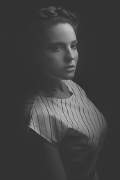  / ***