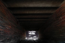 Tunnel / ***