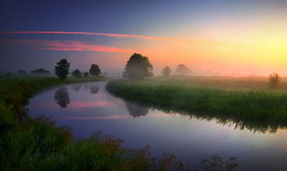 Sonnenaufgang auf dem Fluss / ***