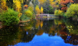 Oktober / ***