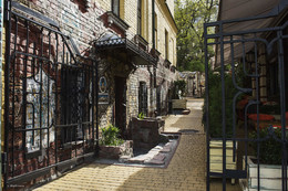 Courtyard. / ***
