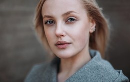  / ***