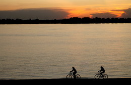 Abend Promenade / ***