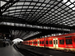 ein Ort der Begegnungen und Abschiede / ***