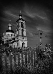 Vepreva Eremitage, die Kirche Mariä Himmelfahrt / ***