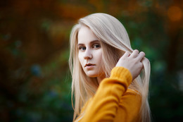 Valerie / https://500px.com/photo/170341489/valery-by-anna-khitrakova?ctx_page=2&from=user&user_id=13477141