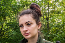  / ***