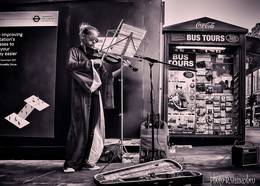 Busk / ***