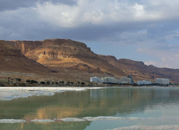 Dead Sea / ***