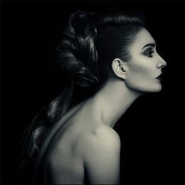  / Md: Mariana Filatova
Make up & hair: Li Lobanova