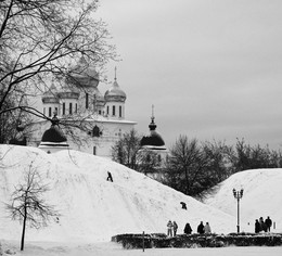 On the Hill / ***