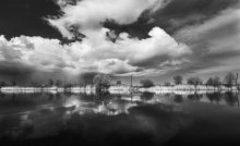 Cloud mit regen und Hagel. / ***