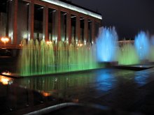 Ein Brunnen in der Nähe des Palastes der Republik / .....