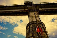 she is flying in the sky (under bridge) / ...........