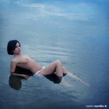 Über eine Meerjungfrau und eine sanfte Fluss Weite 3 / ***