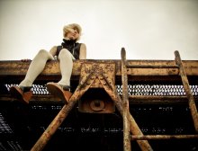 he fly away / ***