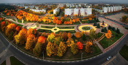 Autumn Stadt / ***