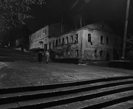 Die Stadt schläft / ***