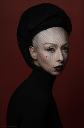  / Ph: Ariadna Belkina
Md: Alexandra Guvidas
Make up & hair: Li Lobanova
PhotoFilmStudio
