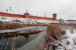 Die alten Mauern / ***