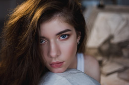  / ***