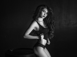  / ***
