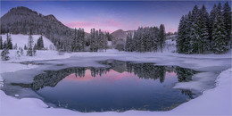 Winterspiegelung / Morgens bei den Häuslteichen in Hohentauern.
Liebe Grüße an alle Fotofreunde.
