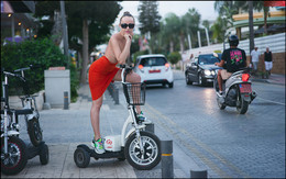 Tricycle © / ***