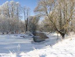 WINTER Entlang des Flusses / ***