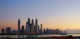 Dubai Marina Walk / ***