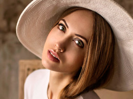 Mary / ***
